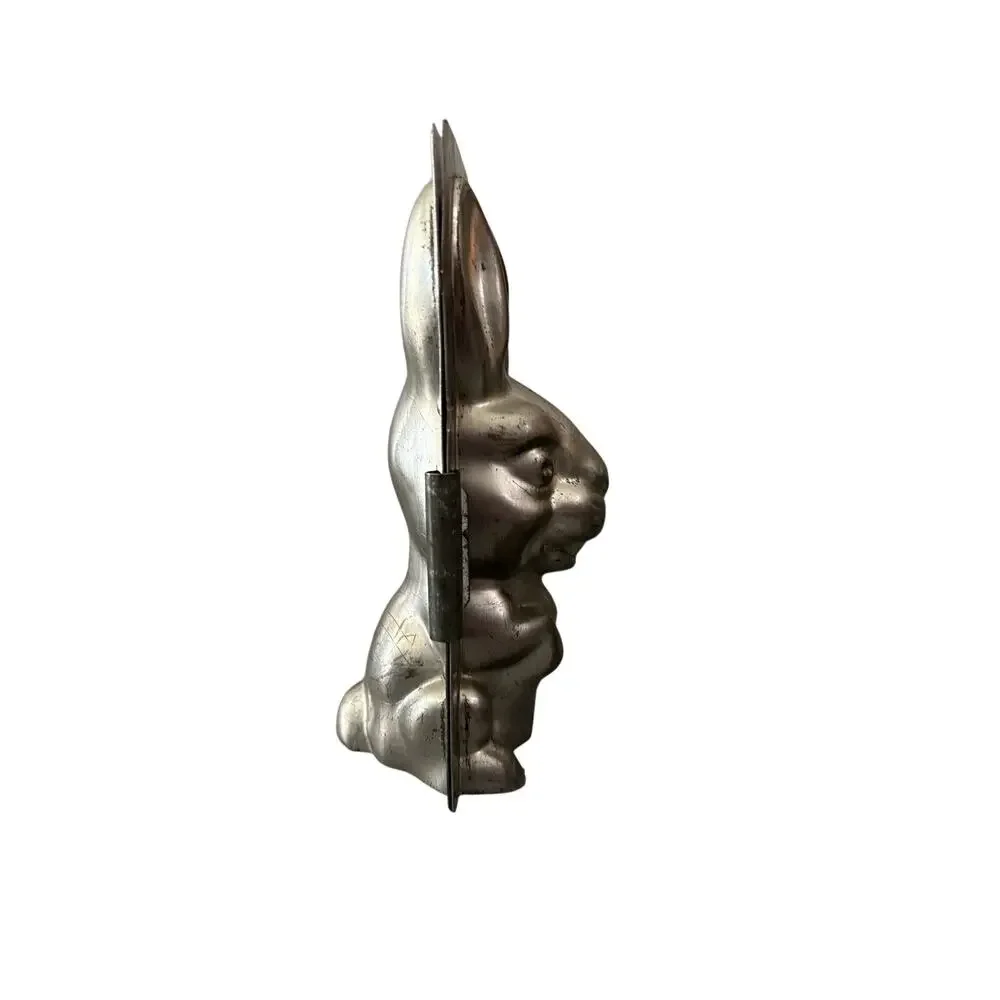 Antique Vintage Easter BUNNY RABBIT SITTING ON HIND LEGS Chocolate Mold. #286